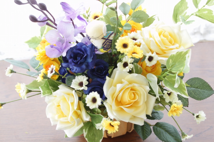 造花 感謝を込めて黄色いバラとミニデージーのアレンジ 敬老の日 CT触媒 シルクフラワー 造花