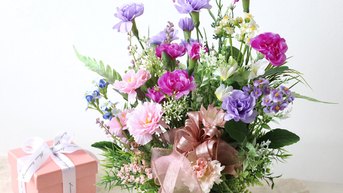 ��̓� ���� �z���C�g���[�X���̊�ɓ������~�j�J�[�l�[�V�����̃A�����W �� �M�t�g CT�G�} �V���N�t�����[ �t�����[�A�����W�����g